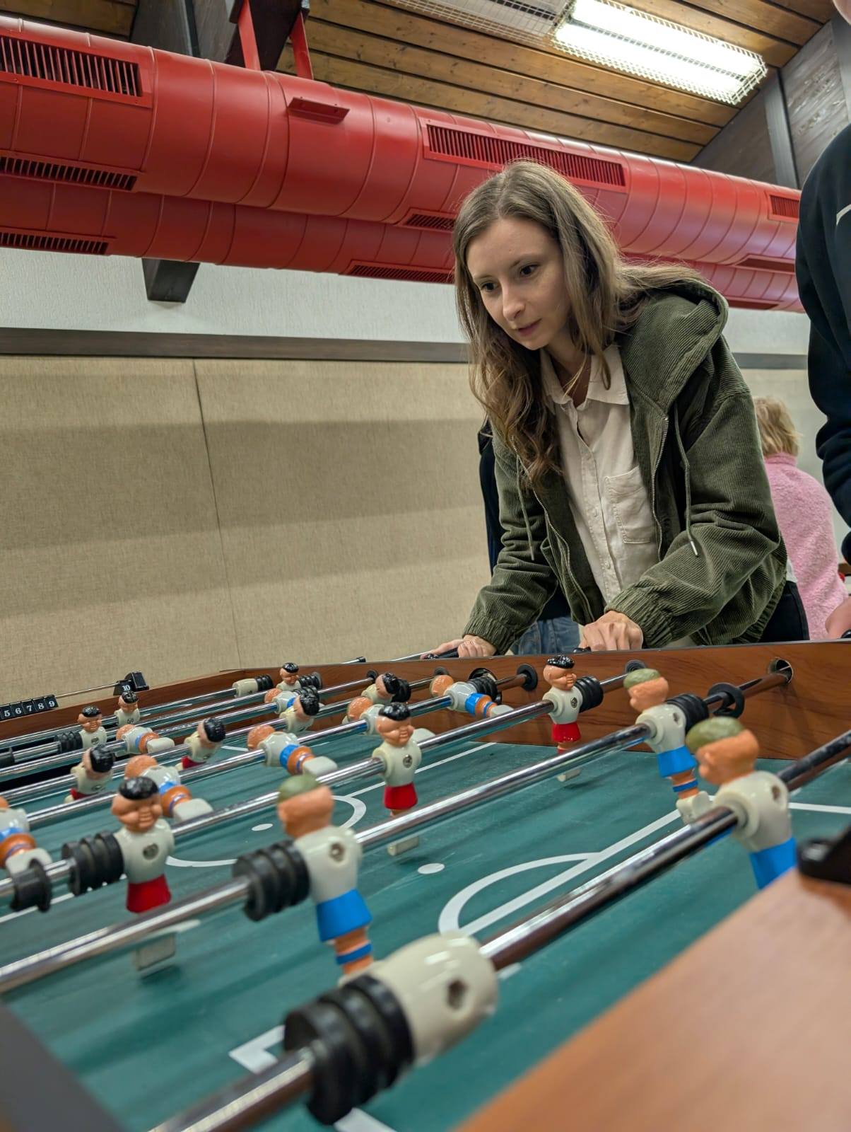 Frau%20Rieger%20am%20Tischkicker